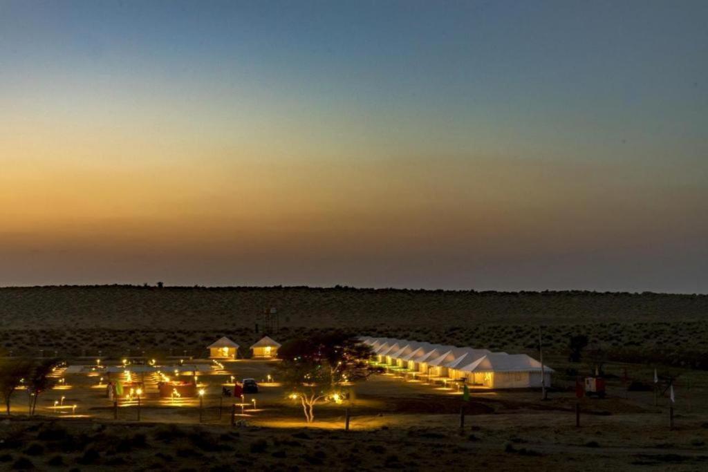Golden Sandstone Hotel Desert Safari Camp Jaisalmer Bagian luar foto