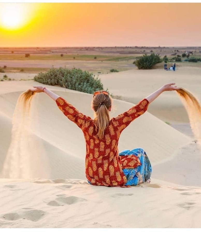 Golden Sandstone Hotel Desert Safari Camp Jaisalmer Bagian luar foto