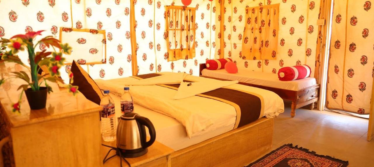 Golden Sandstone Hotel Desert Safari Camp Jaisalmer Bagian luar foto