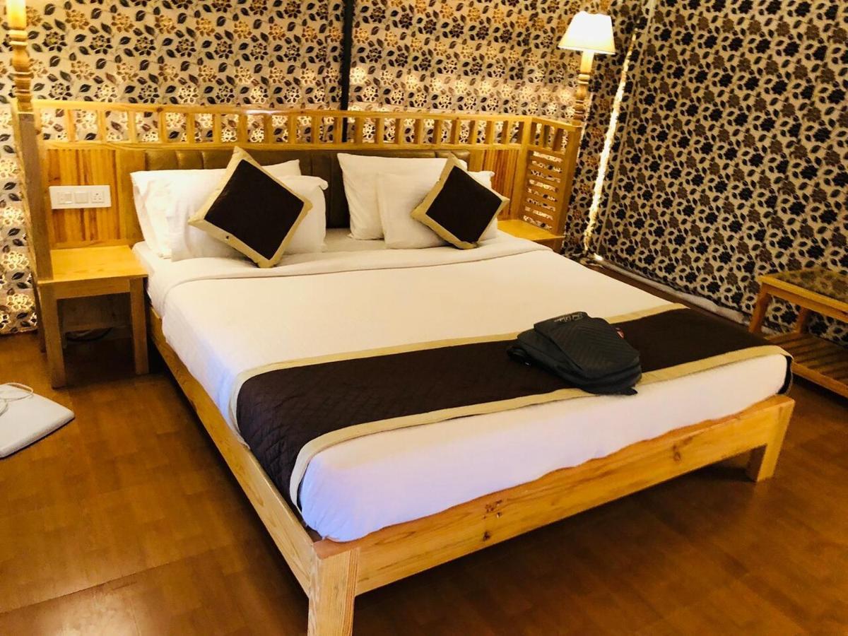 Golden Sandstone Hotel Desert Safari Camp Jaisalmer Bagian luar foto
