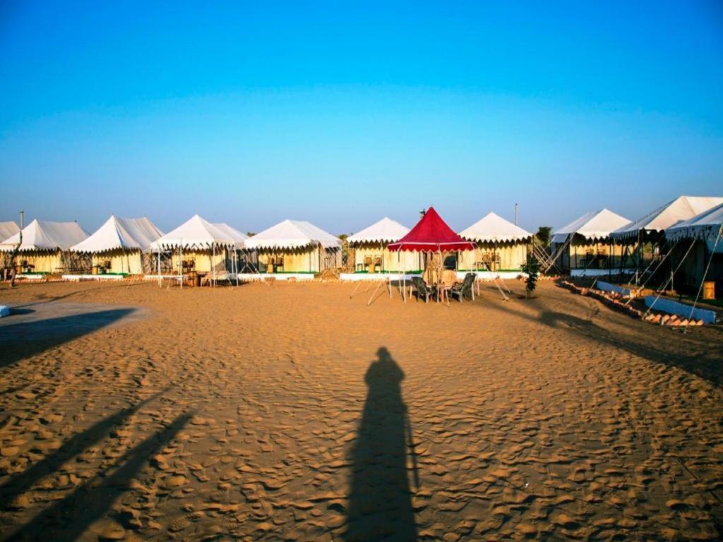 Golden Sandstone Hotel Desert Safari Camp Jaisalmer Bagian luar foto